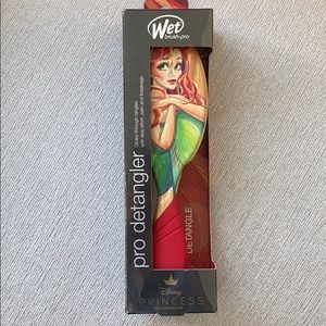 NIB Wet Brush Detangler Disney Princess Ariel
